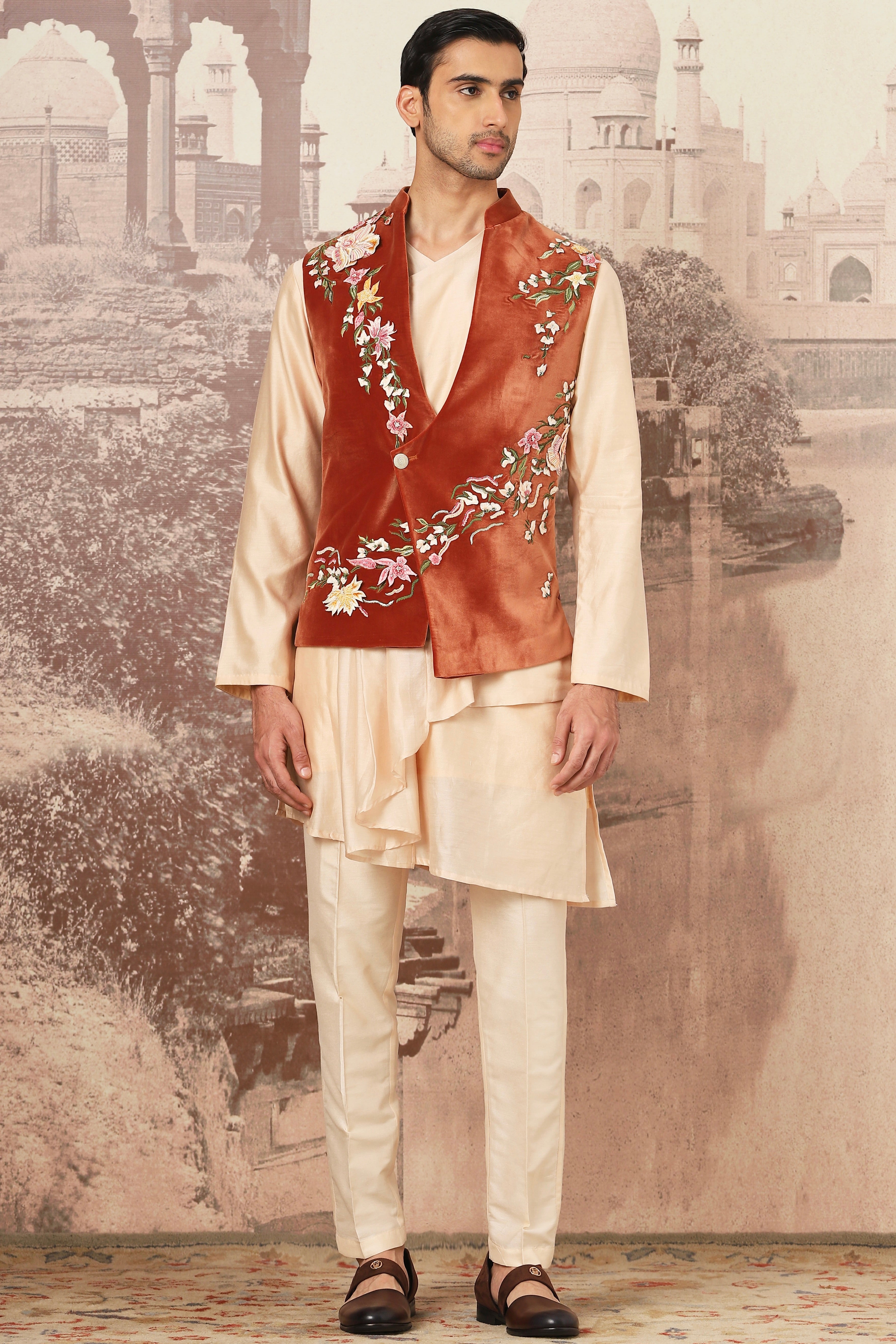 Lilac Wisteria Velvet Embroidered Kurta Bundi Set