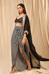 Black & White Wallflower Cape Set