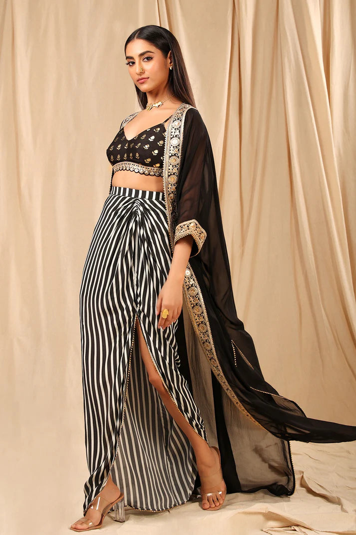Black & White Wallflower Cape Set