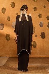 BLACK HEARTBEAT DRAPED CAPE SET