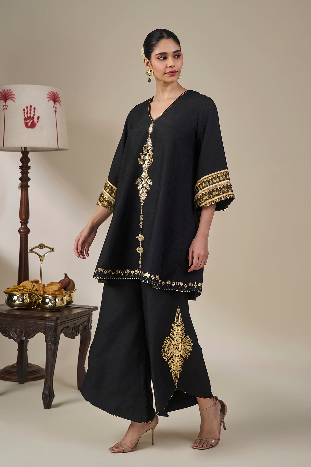 Black Pinnacle Arch Kurta Set