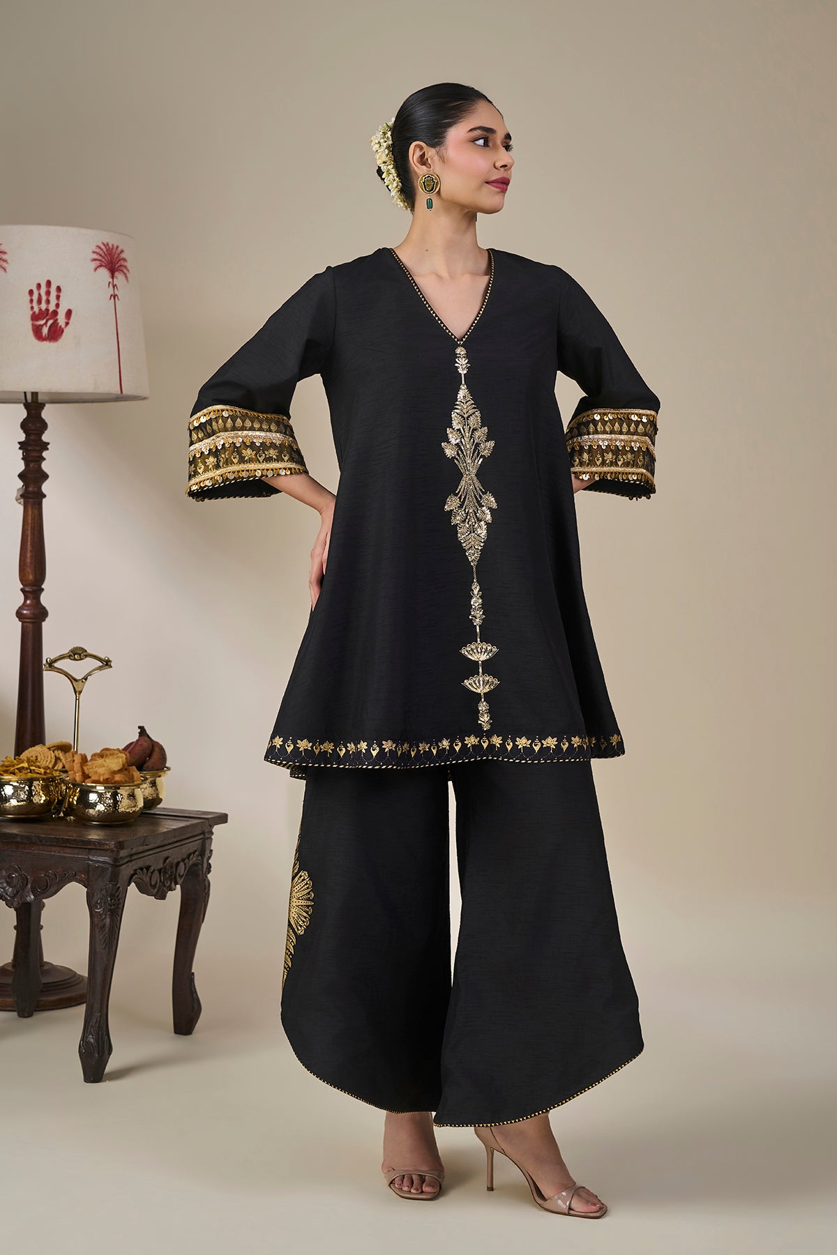 Black Pinnacle Arch Kurta Set