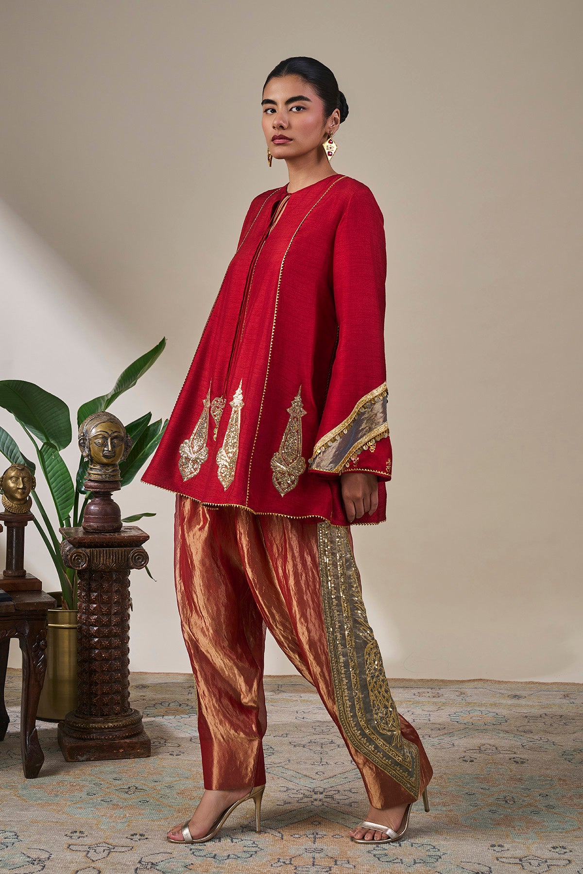 Laal Mehfil Kurta Set