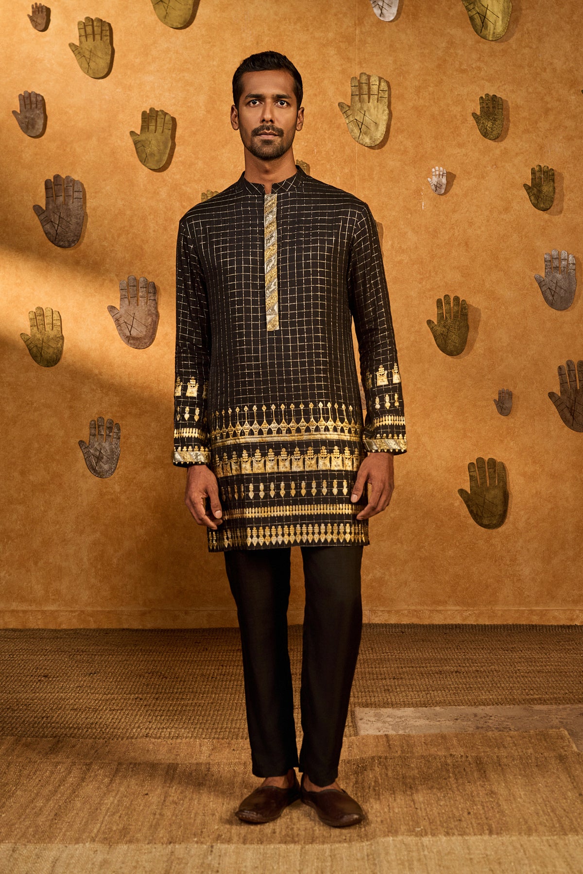 BLACK MIDAS TOUCH KURTA SET