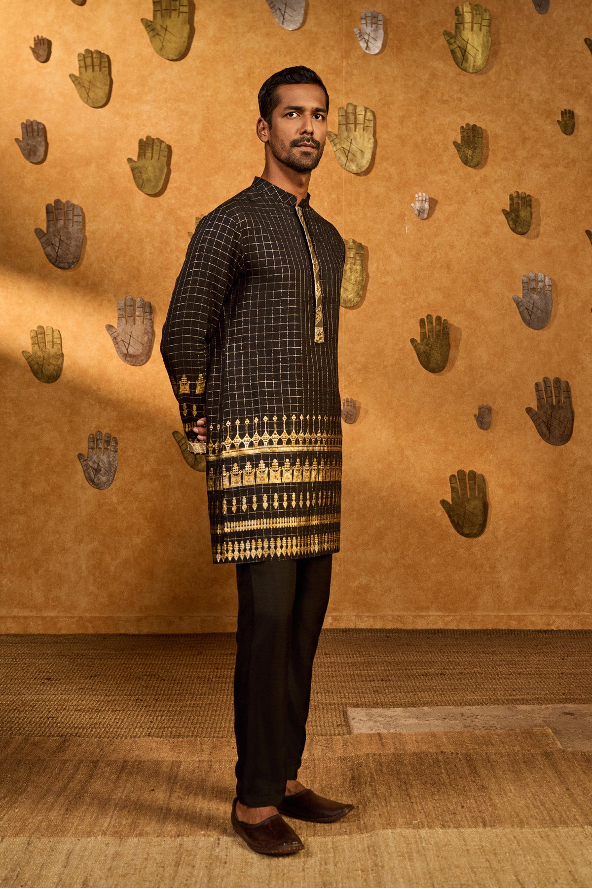 BLACK MIDAS TOUCH KURTA SET