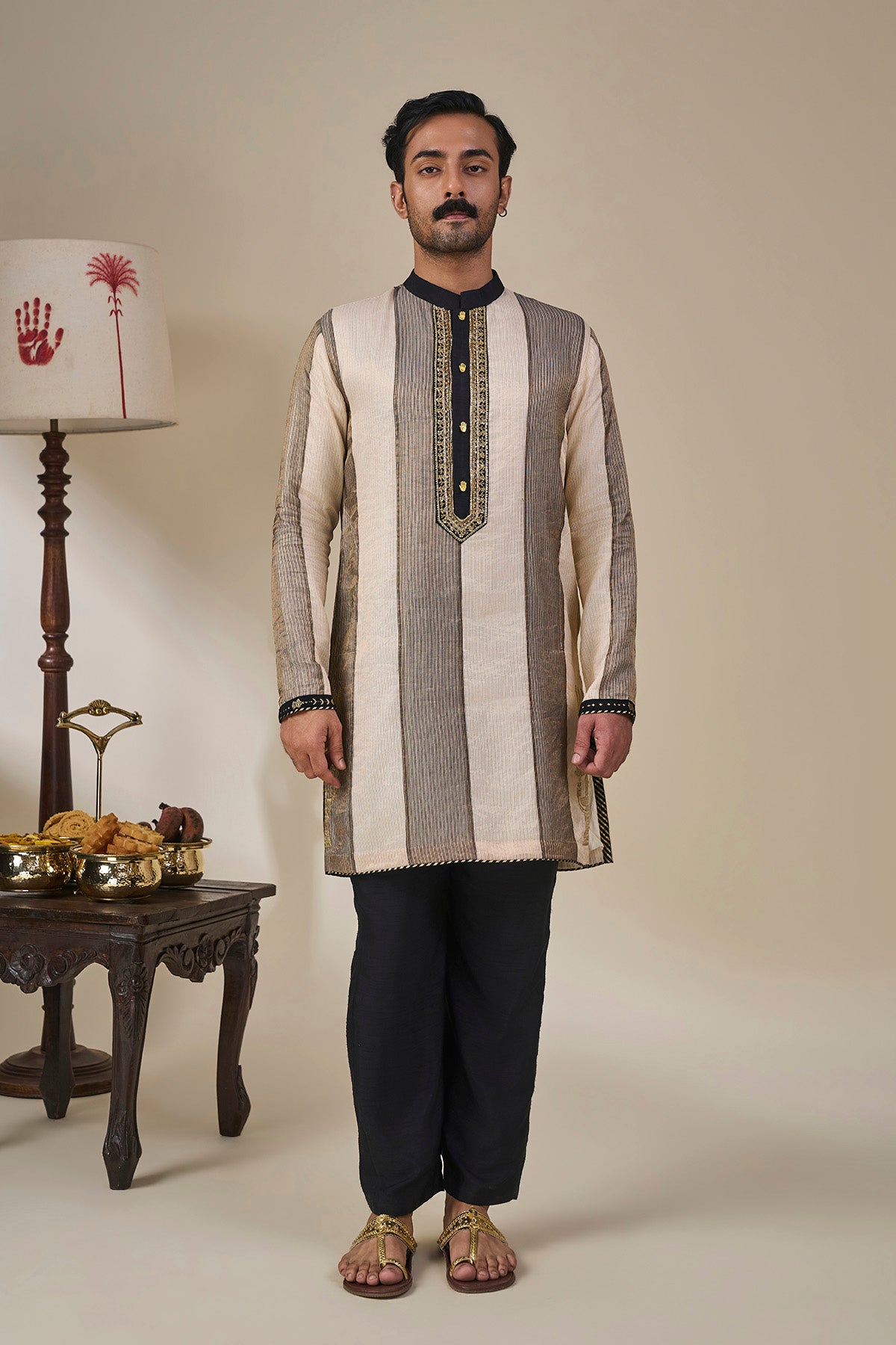 Palm Pillar Black & White Kurta Set