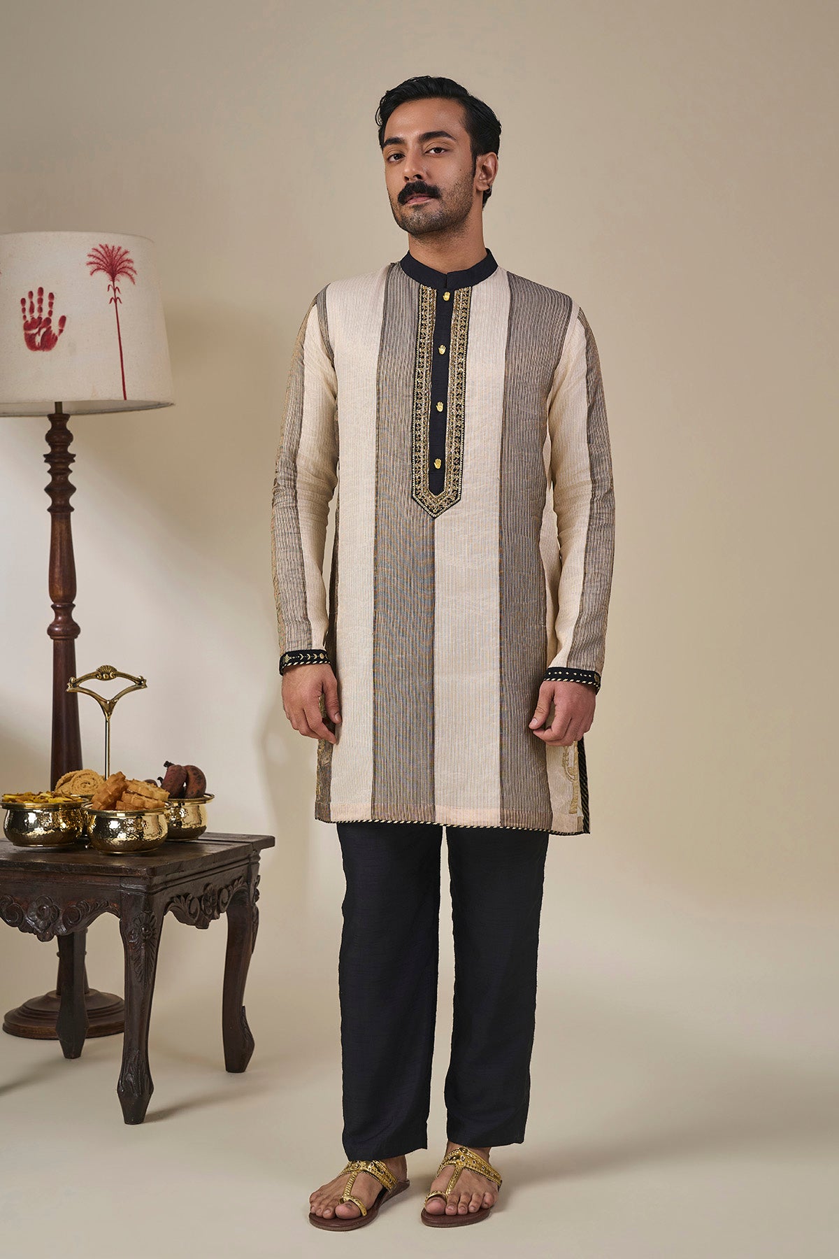 Palm Pillar Black & White Kurta Set