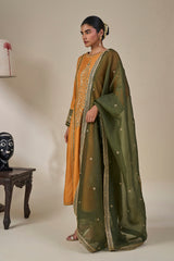 Meetha Paan Pataka' Kurta Set