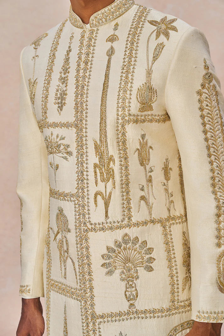 ‘TERE PEECHE CHALA AAYA’ SHERWANI SET