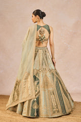 ‘JAISE KOI SAPNA’ LEHENGA