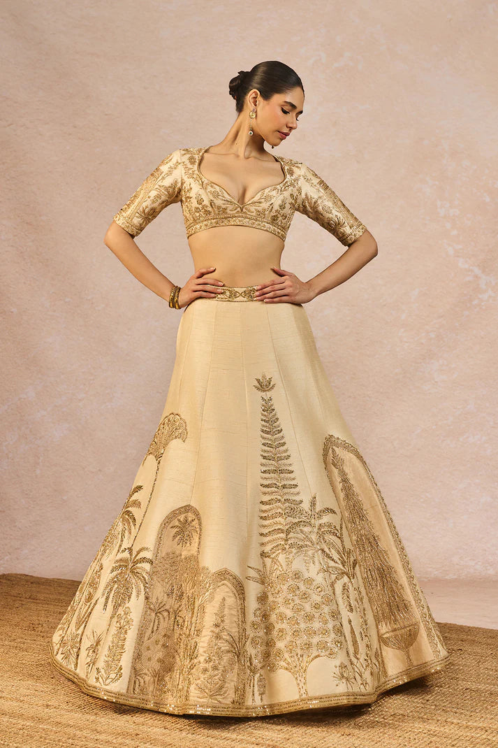 ‘NAMKEEN’ LEHENGA