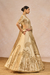 ‘NAMKEEN’ LEHENGA