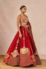 ‘MILAN KI AAS’ LEHENGA