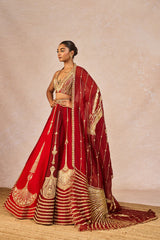 ‘MILAN KI AAS’ LEHENGA