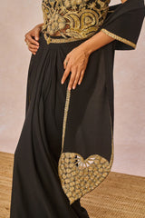 ‘AJNABI EHSAAS’ SET