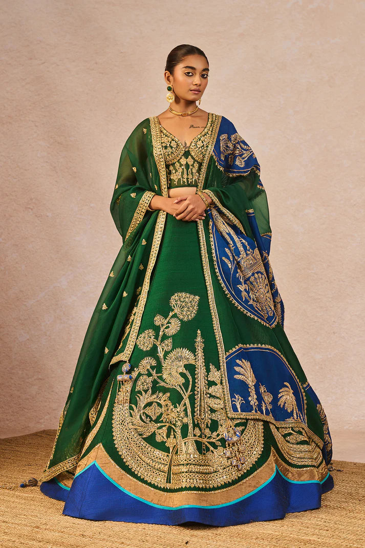 ‘MEHENDI RACHKE’ LEHENGA