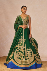 ‘MEHENDI RACHKE’ LEHENGA