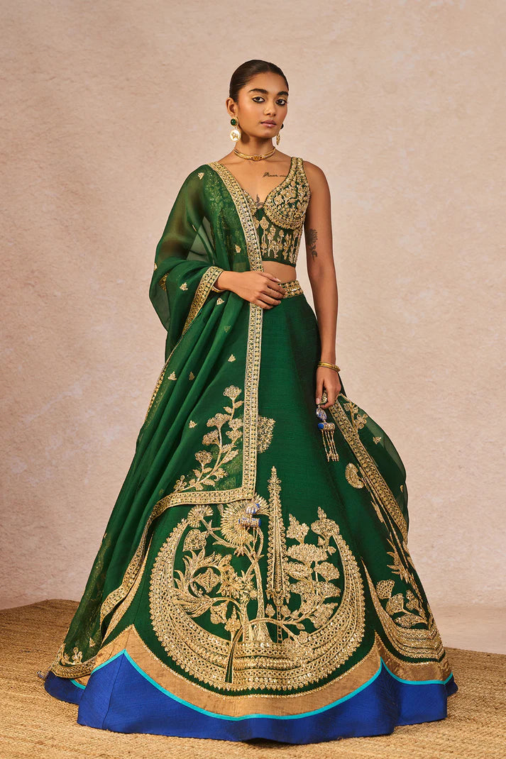 ‘MEHENDI RACHKE’ LEHENGA