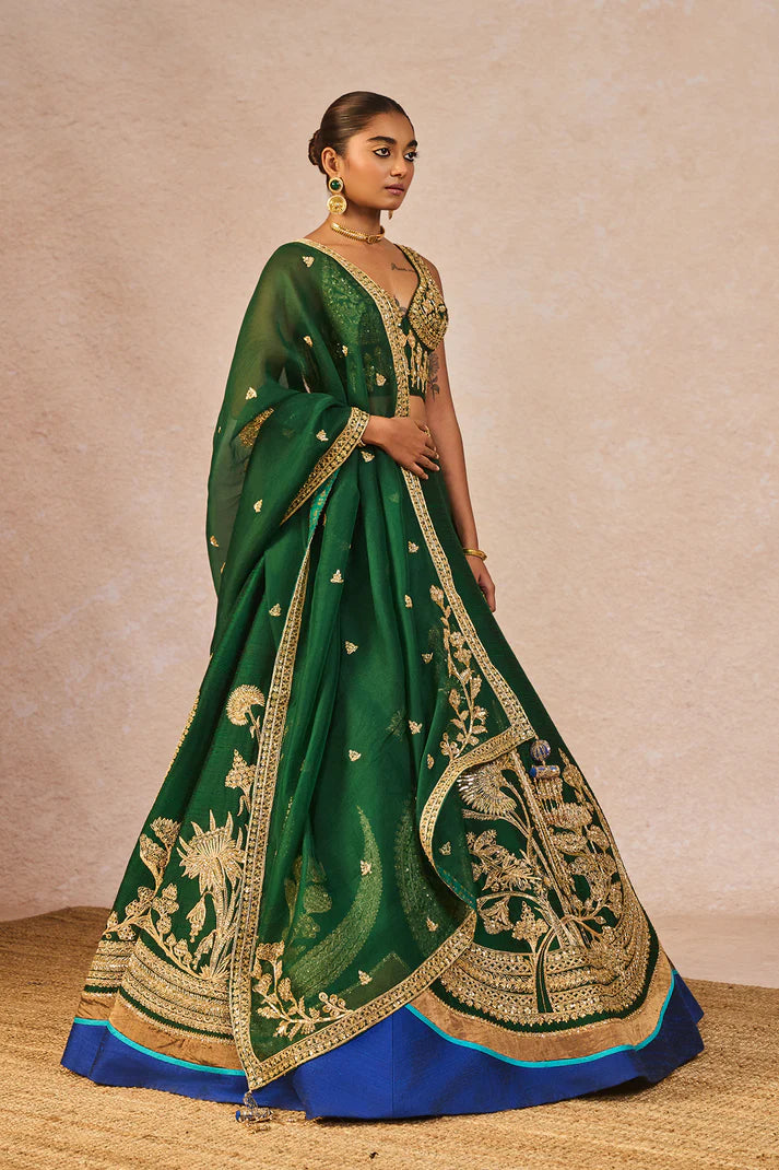 ‘MEHENDI RACHKE’ LEHENGA