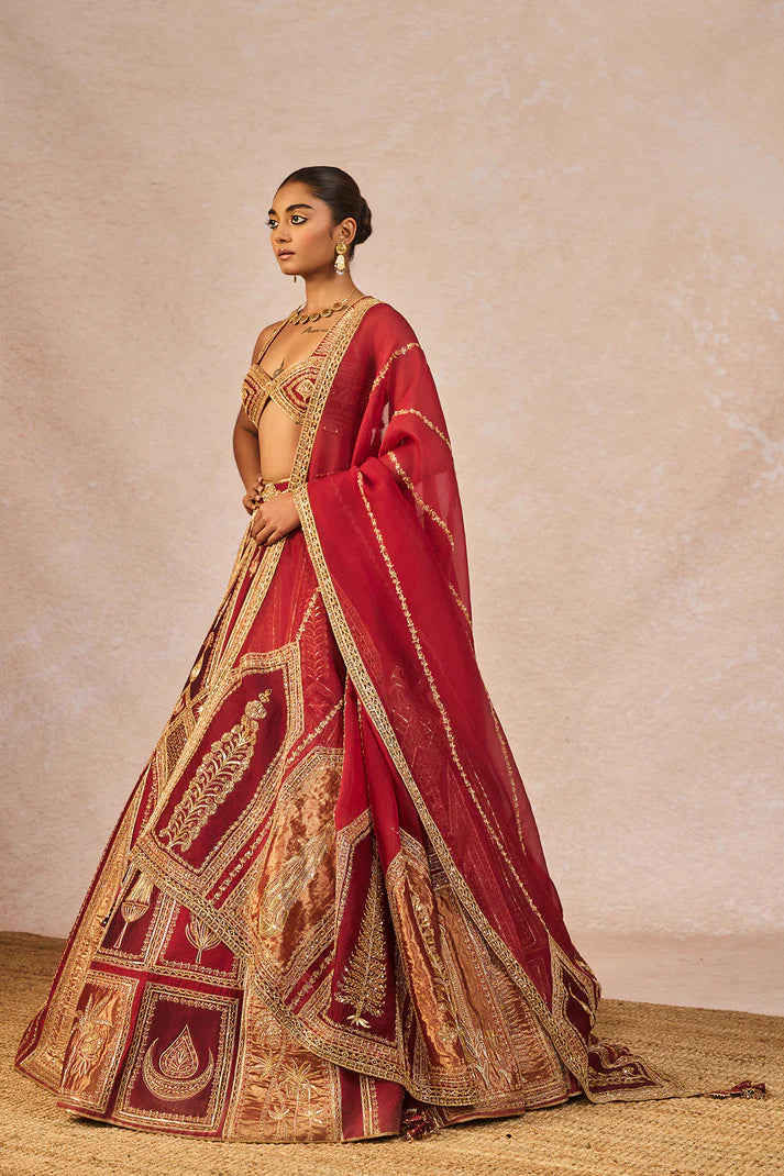 ‘TENU TAKDI RAVAH’ LEHENGA 1