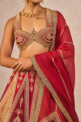 ‘TENU TAKDI RAVAH’ LEHENGA 1