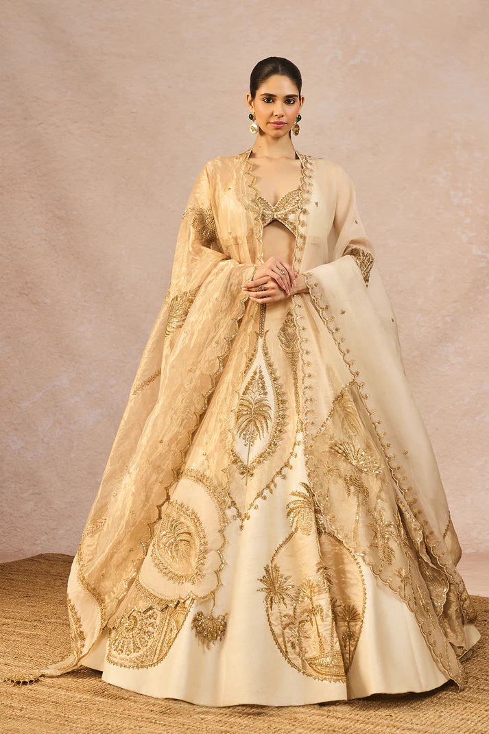 ‘NOOR BAN GAYE’ LEHENGA 1