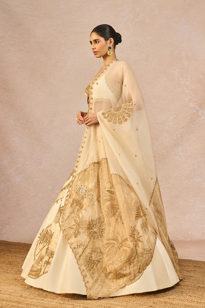 ‘NOOR BAN GAYE’ LEHENGA 1