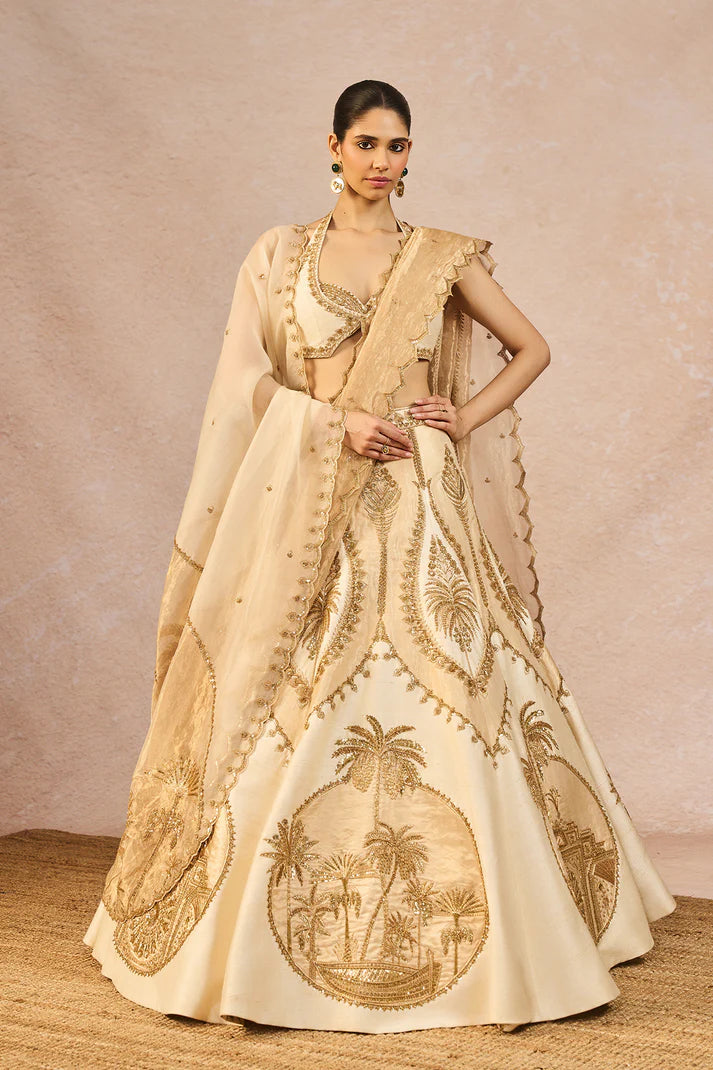 ‘NOOR BAN GAYE’ LEHENGA 1