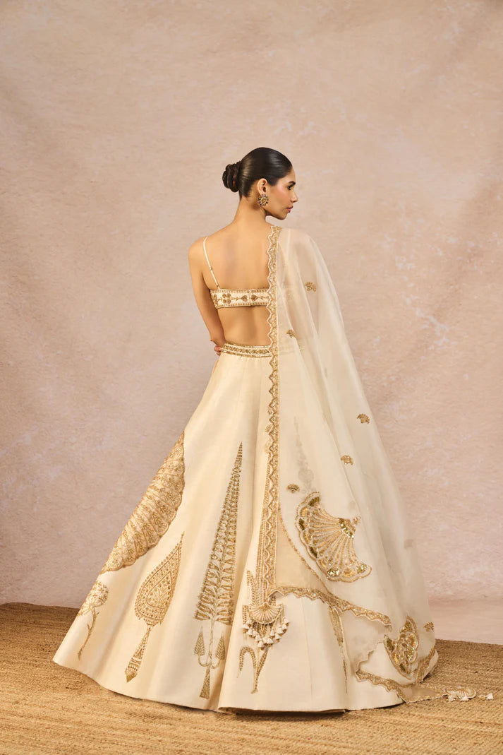 ‘PEHLI KIRAN’ LEHENGA 1