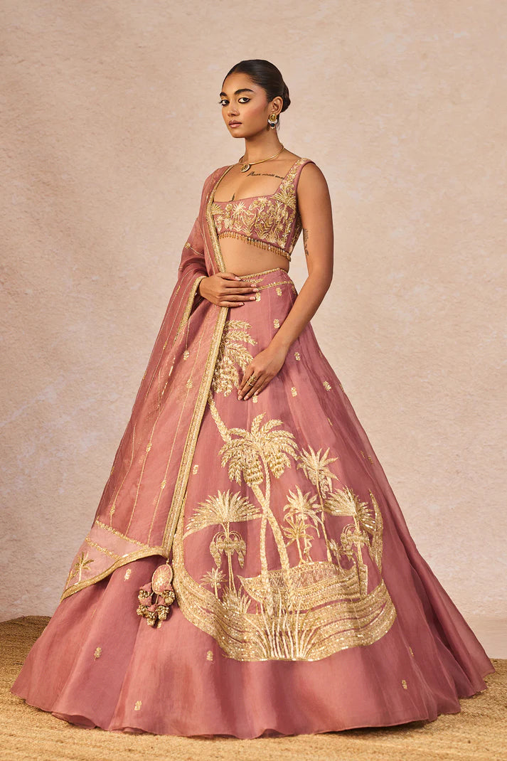 ‘PYAAR KE CHARCHE’ LEHENGA