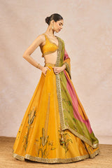 The ‘AJNABI EHSAAS’ LEHENGA SET