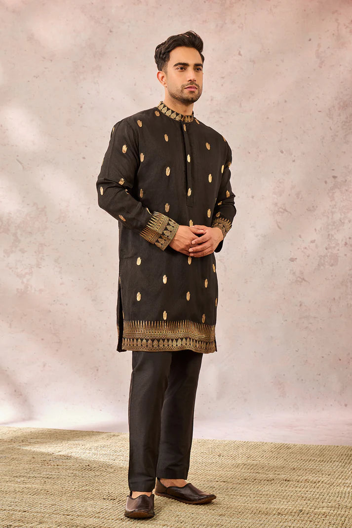 BLACK HAAATH PHOOL KURTA