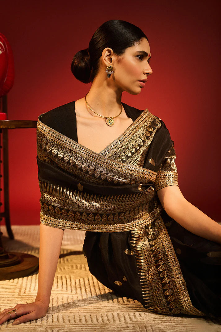Black Haath Phool Saree