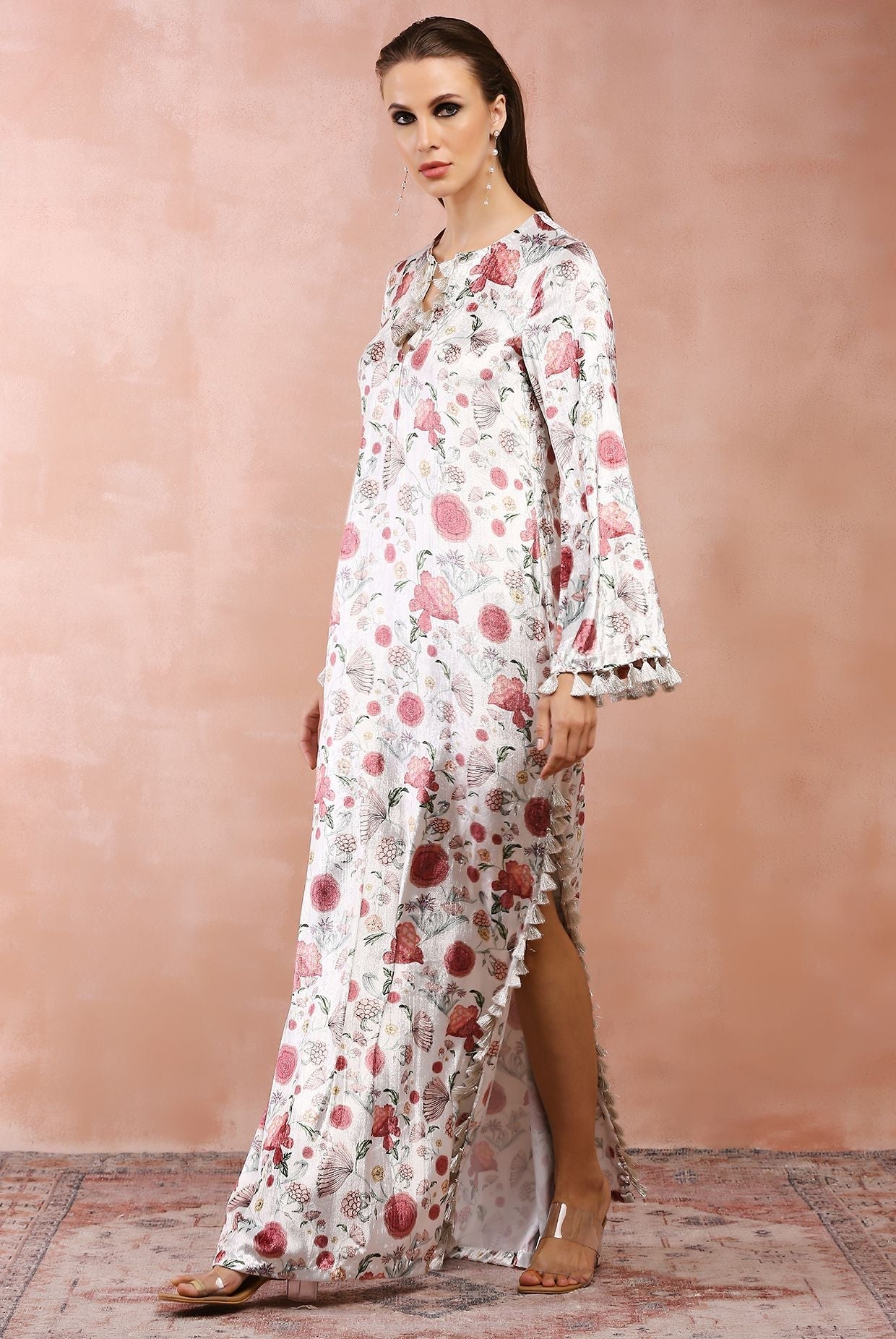 White gulbagh print kaftan with belt