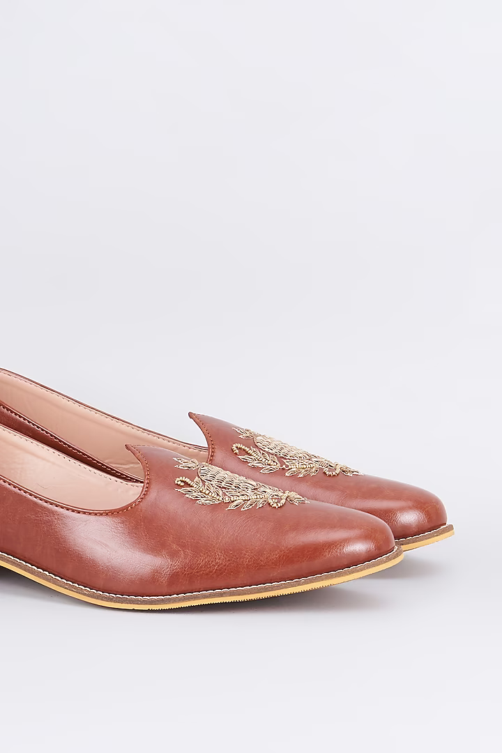 Tan brown leather based slip on juttis