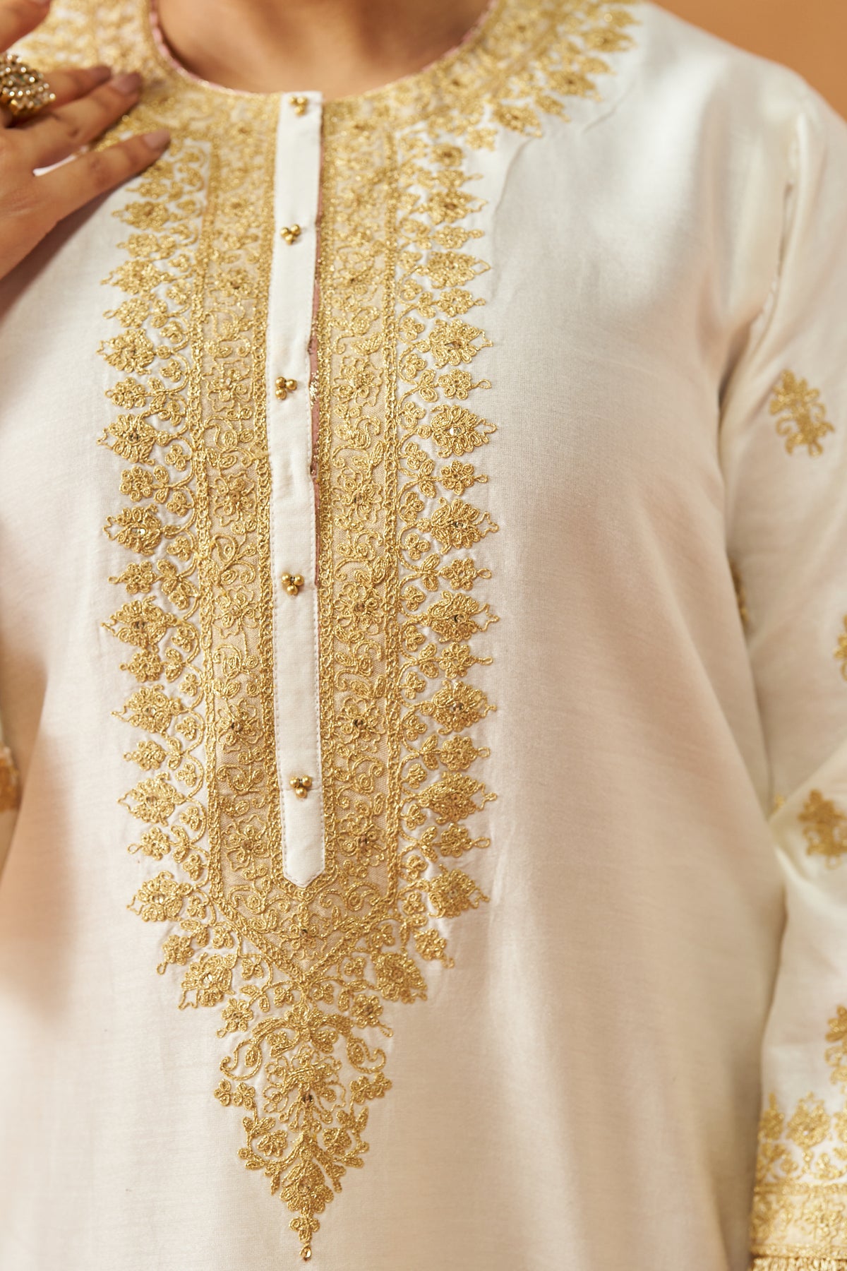 Zeenal Daisy Ivory A-Line Kaaftan with Salwar and Dupatta