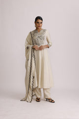 IVORY KURTA PANT DUPATTA SET