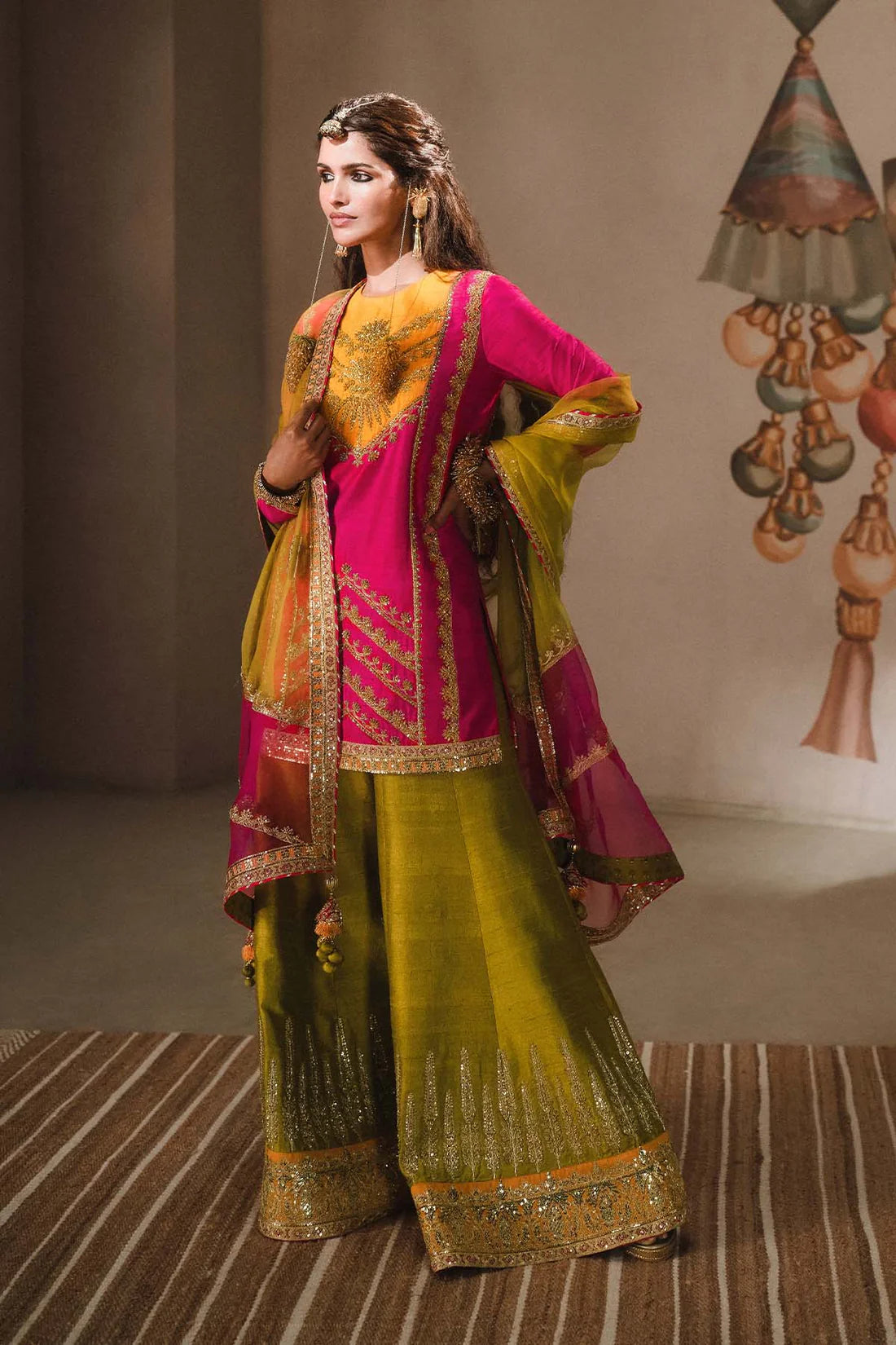 THE MEETHA PAAN SHARARA SET