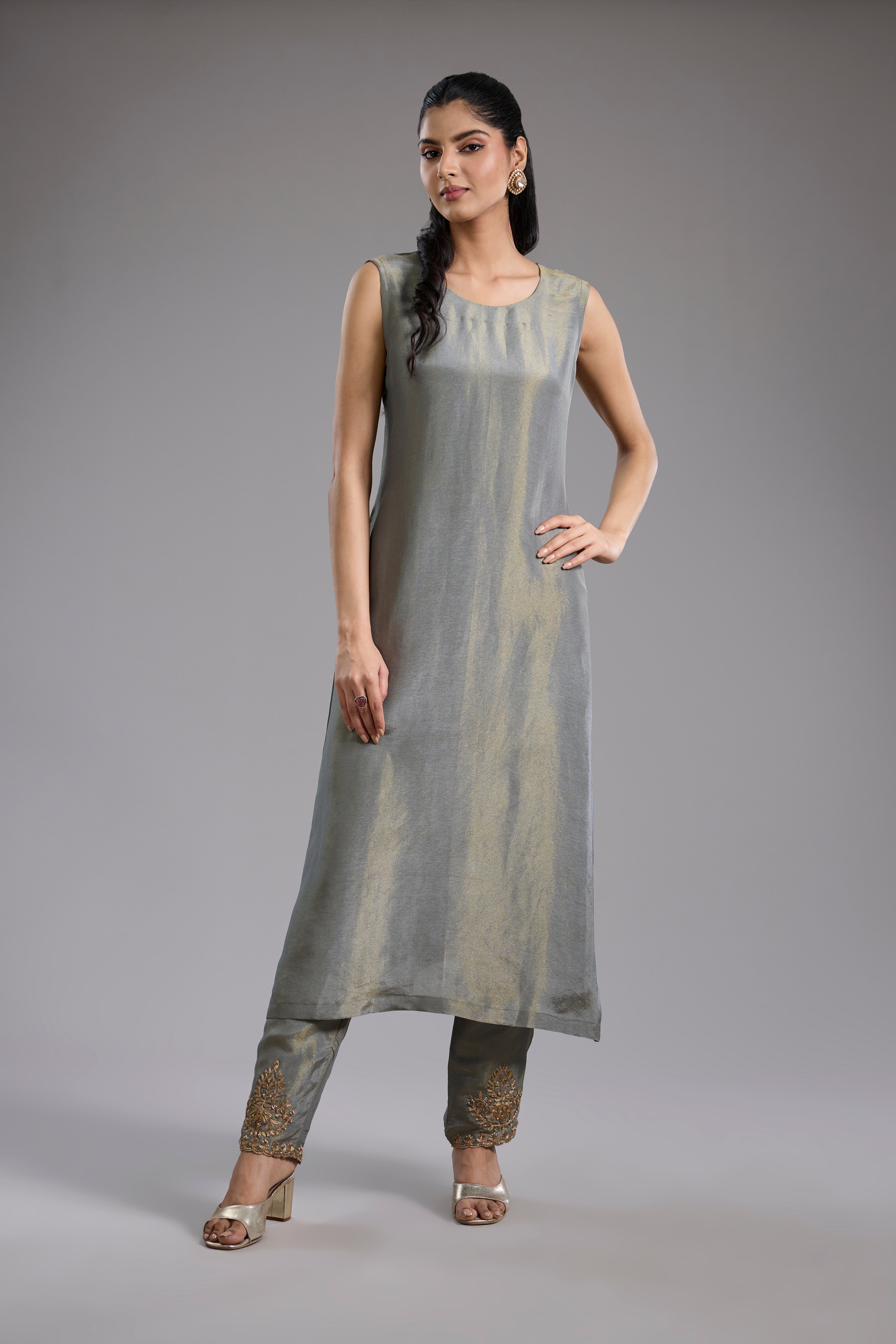 Grey tissue jacket set with dori machine embroidery