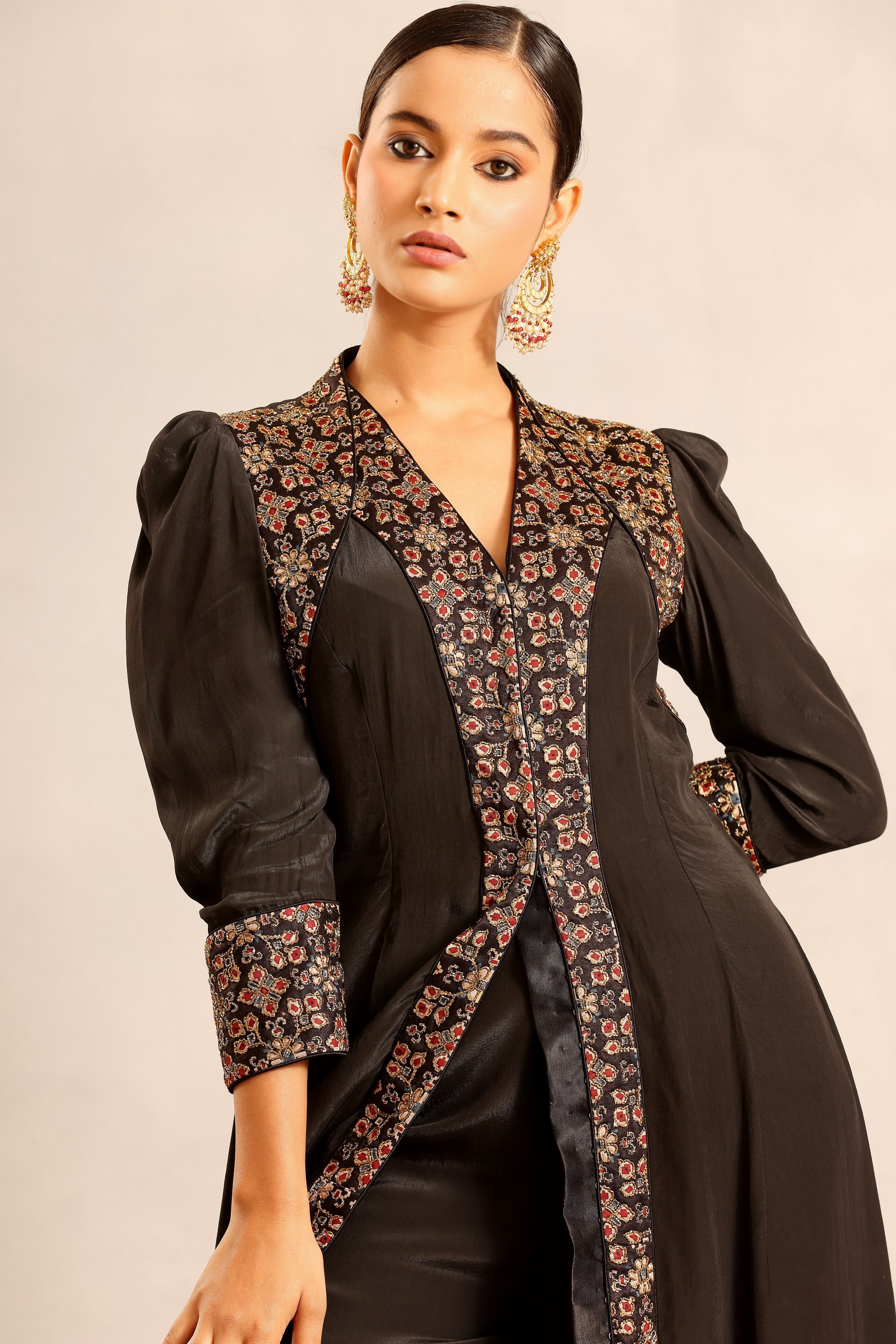 Black ajrakh embellished v neck slit kurta with pants