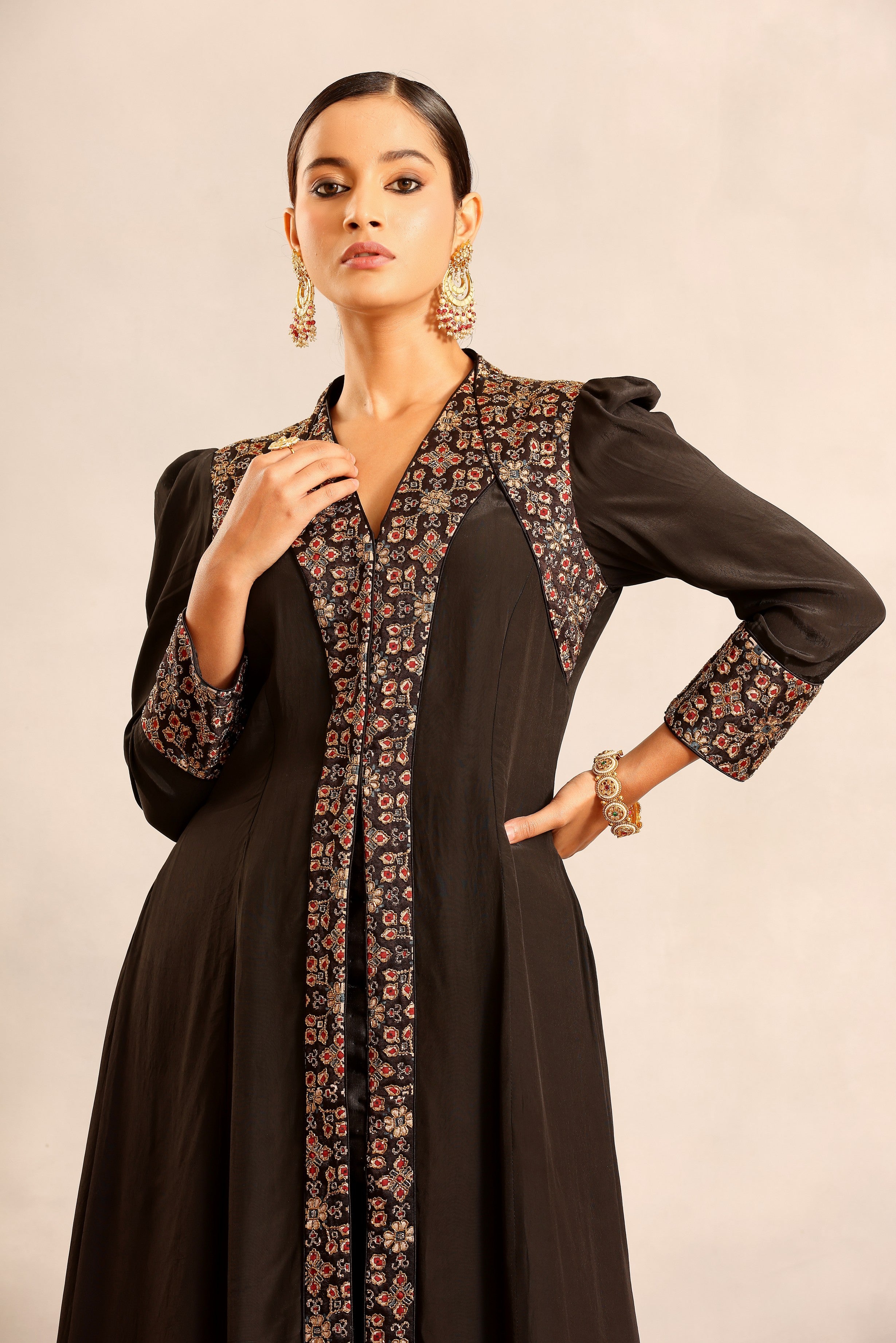 Black ajrakh embellished v neck slit kurta with pants