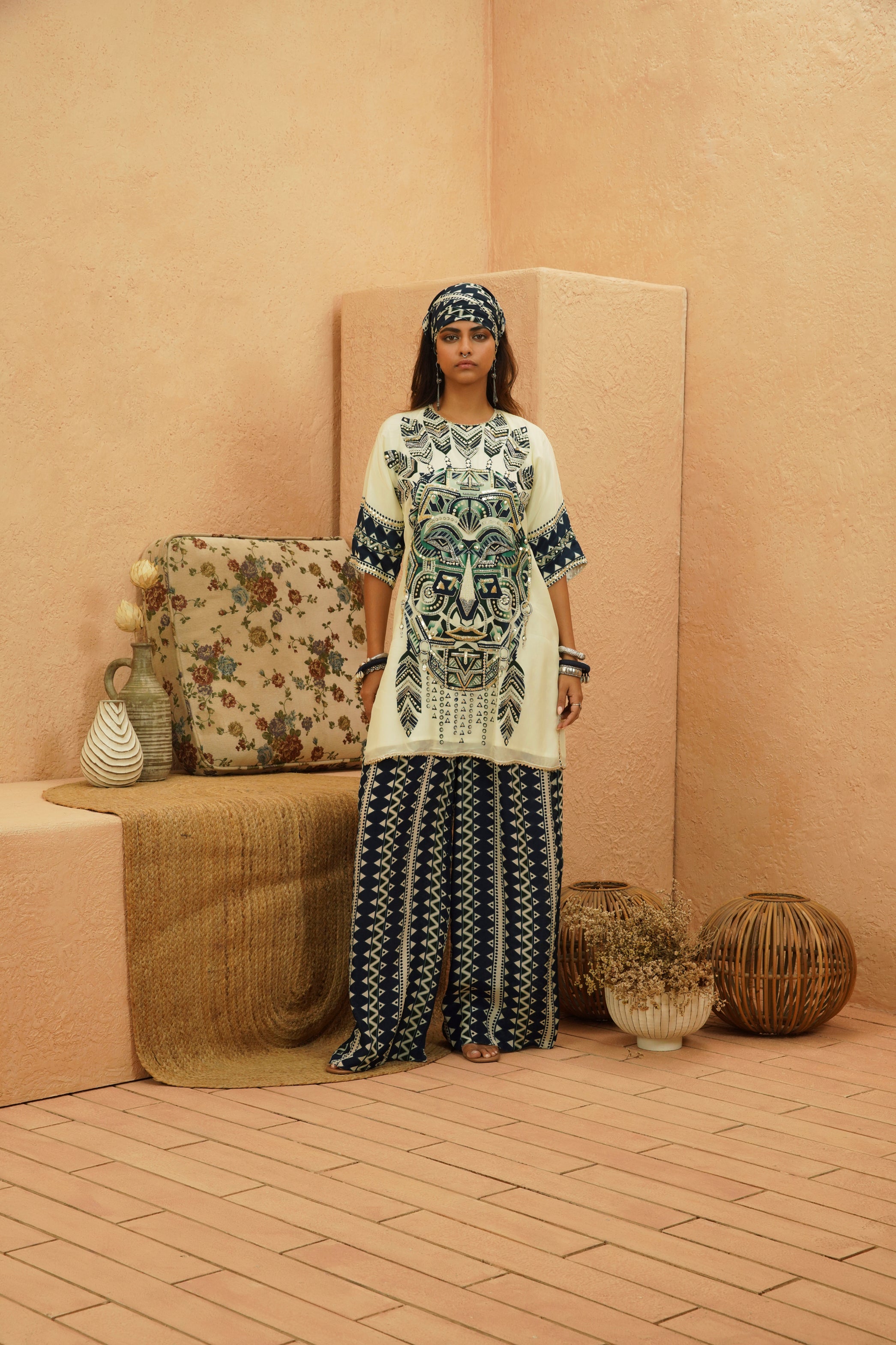 AMIRA EMBELLISHED KURTA WITH PANT