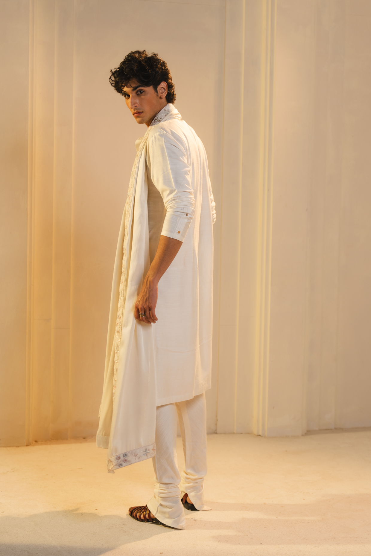 THE SABLE KURTA SET