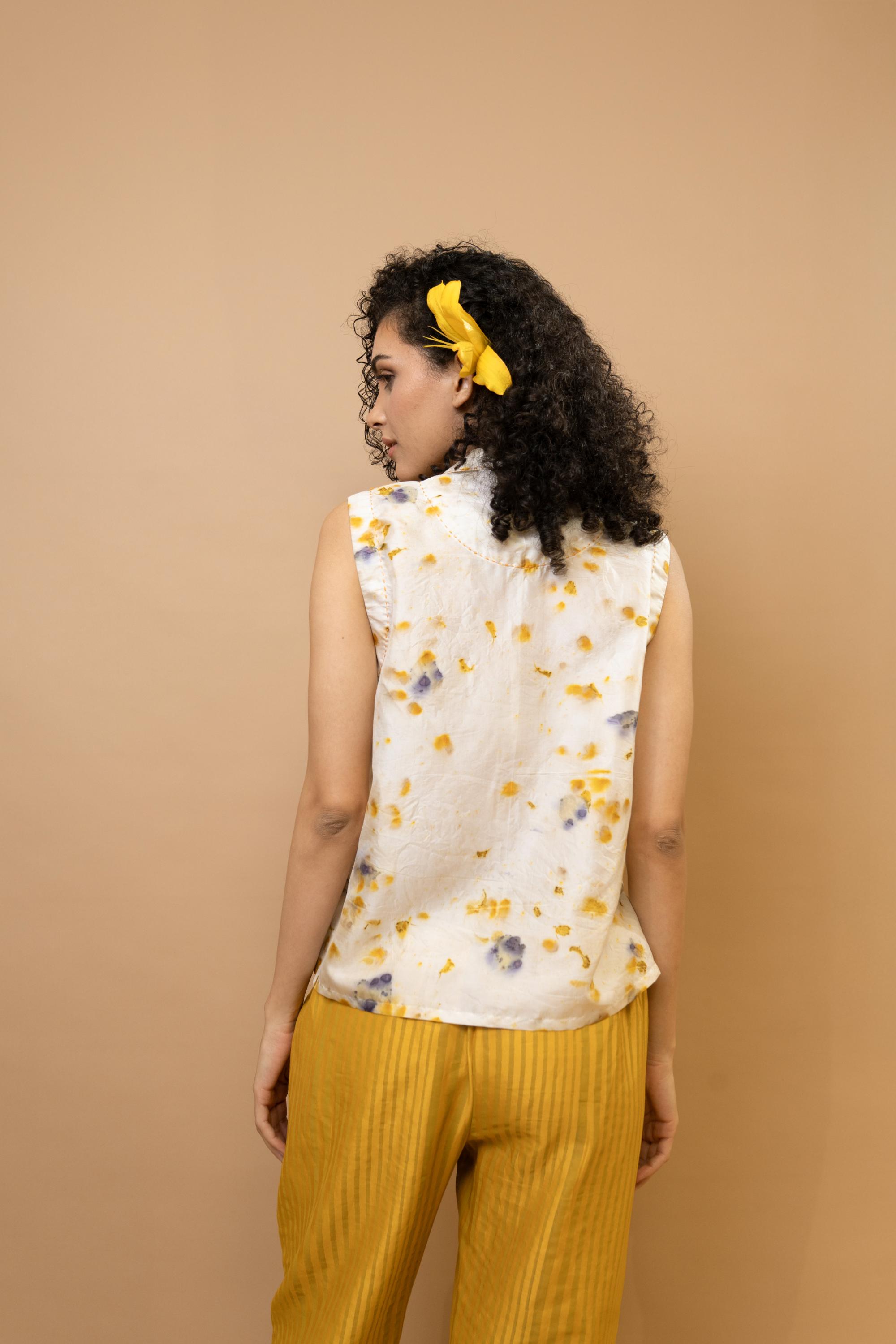 Marigold and rose petals Sleeveless shirt