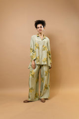 Pistage rosettes block-printed asymmetrical hem shirt