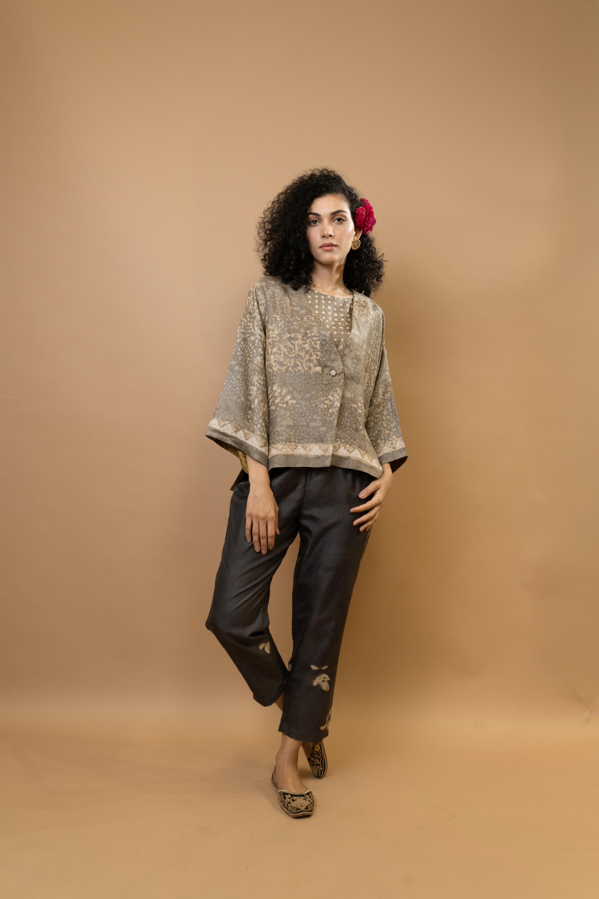 Patchwork-embroidered short jacket