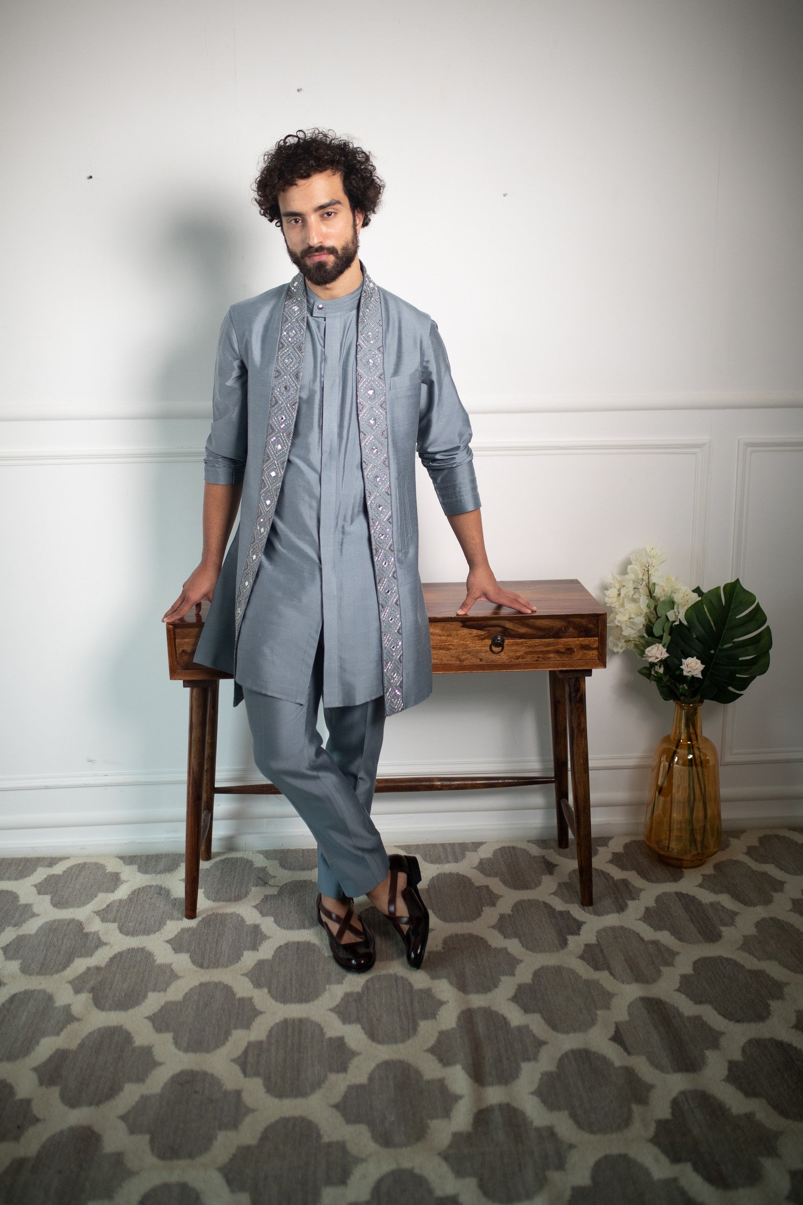 Moonless light shrug set