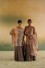 Nanda : Dainty and delightful (Peach)