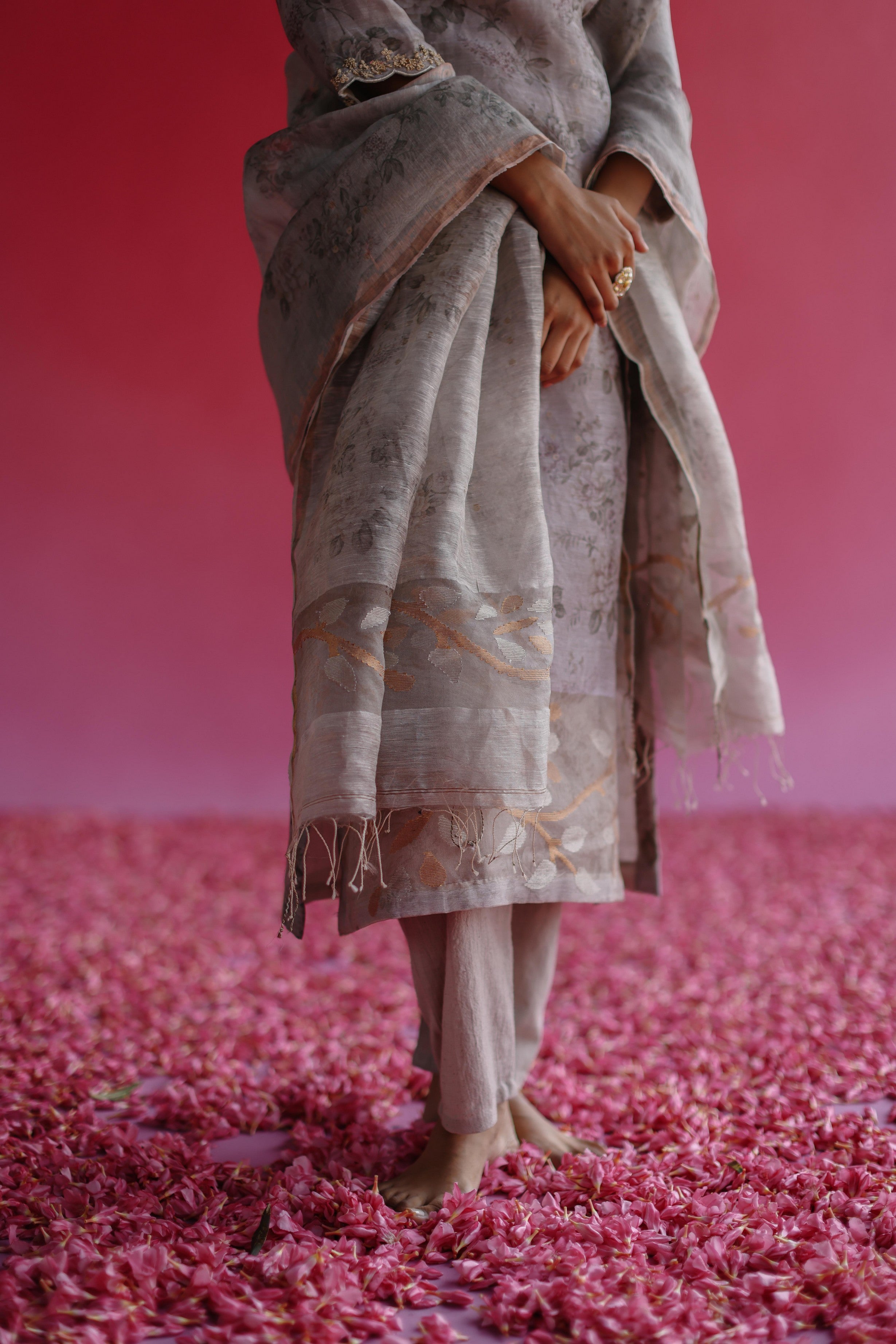 Swaroop : The lover of beauty (Grey)