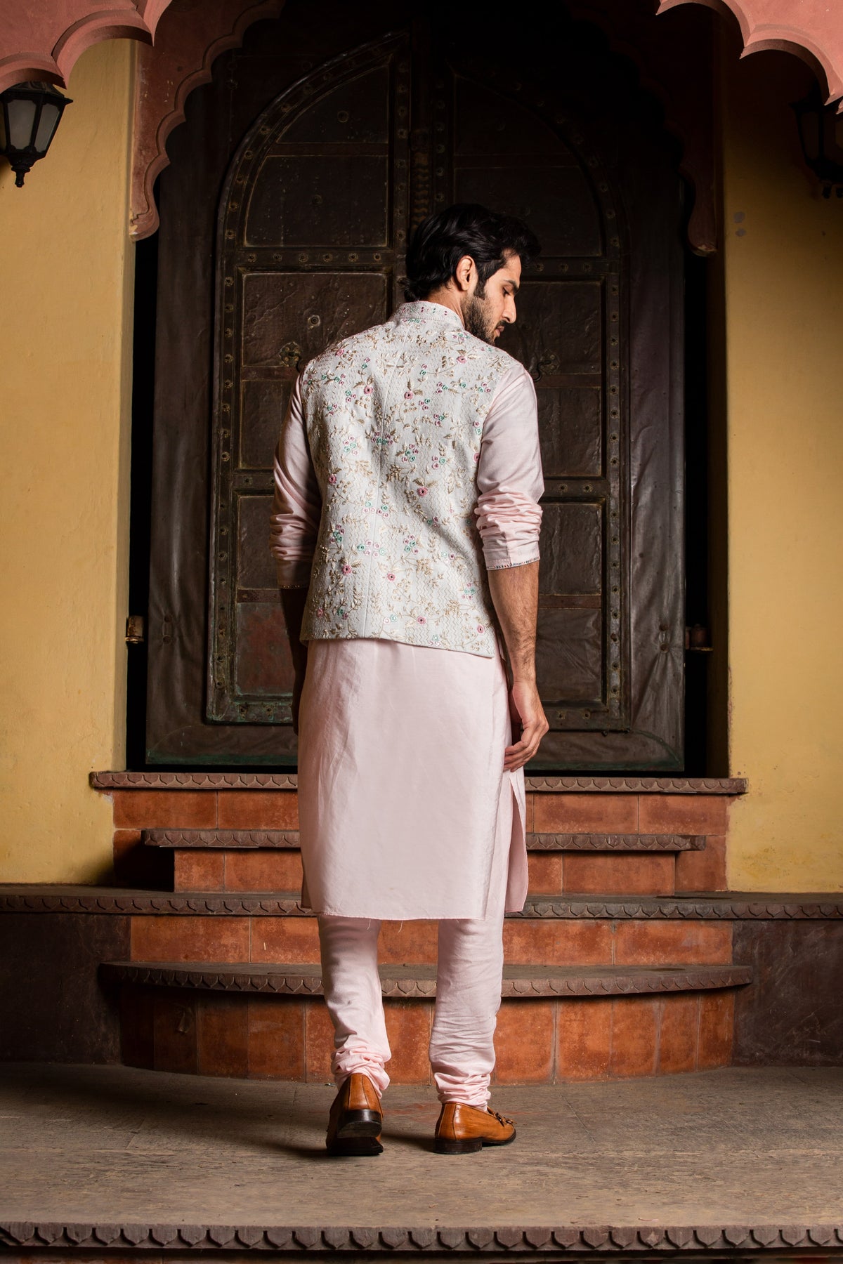 CREAM MATKA EMBROIDERED JACKET WITH BLUSH PINK KURTA AND CHURIDAR
